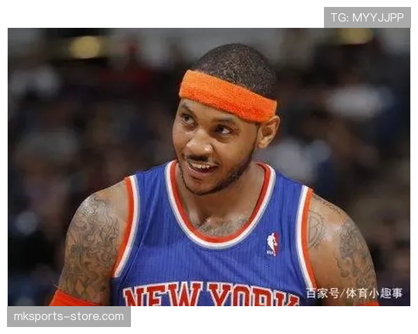 安东尼无球跑位拉开空间，但单打不及巅峰