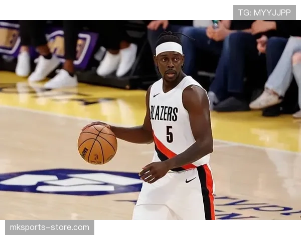 朱·霍勒迪三分突破节奏变化显著 拉开球队攻防差距